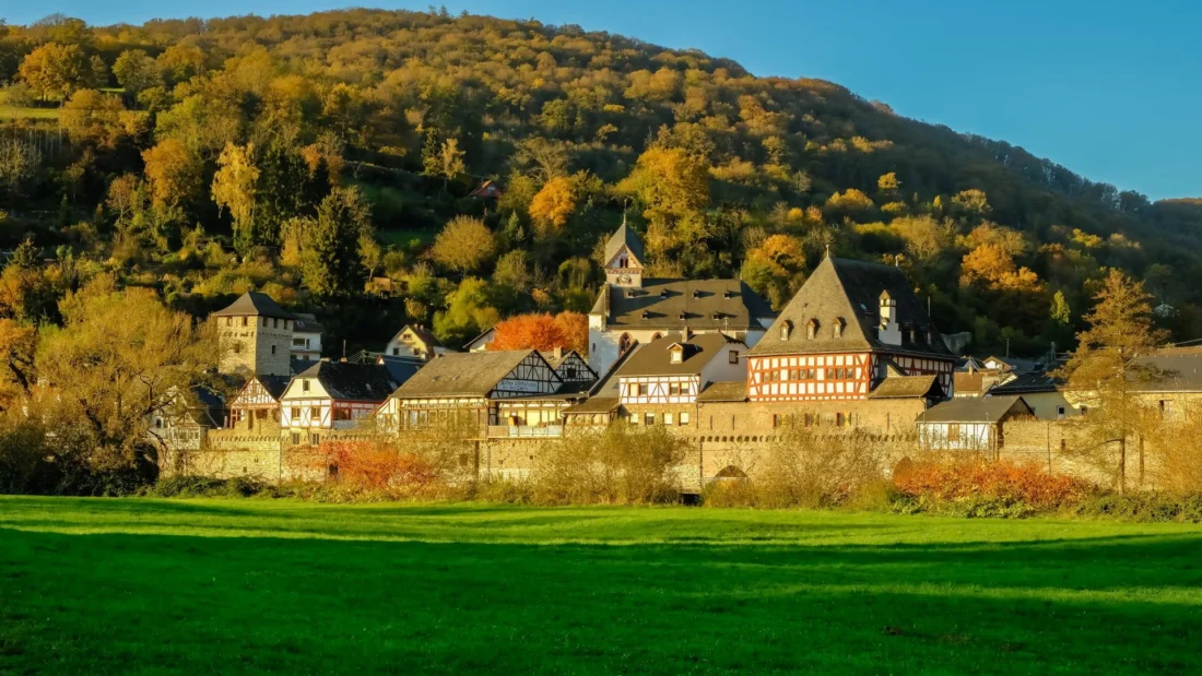 Die 7 besten Immobilienmakler in Nideggen 2026: Wer die Rureifel wirklich kennt und was der Verkauf kostet